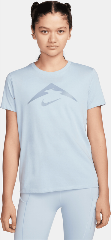 Niebieska bluzka Nike z krótkim rękawem w sportowym stylu