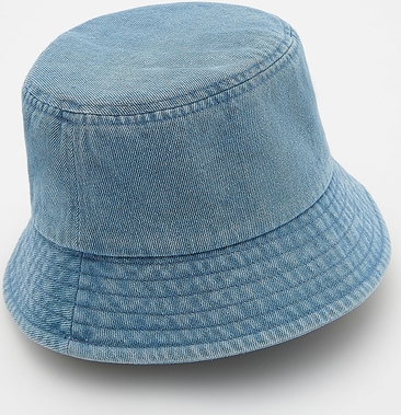 Niebieska czapka Reserved