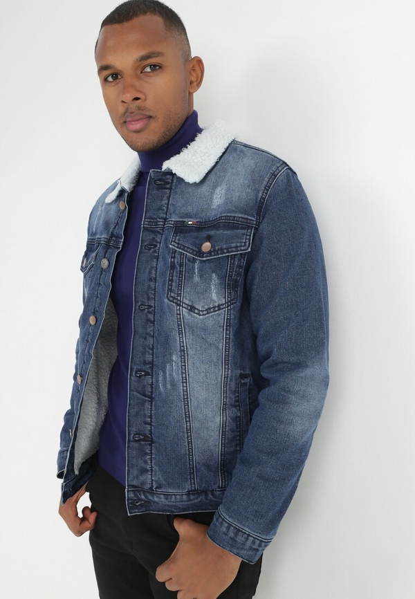 Niebieska kurtka born2be w młodzieżowym stylu z jeansu