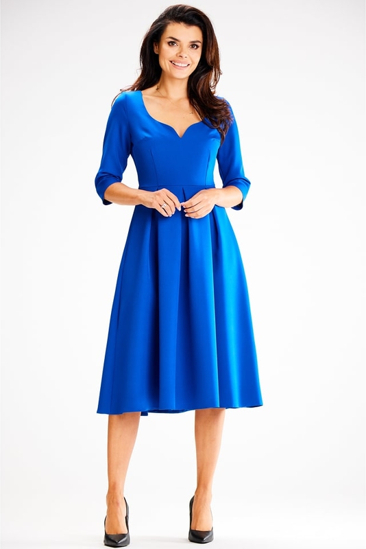 Niebieska sukienka Awama z dekoltem w kształcie litery v
