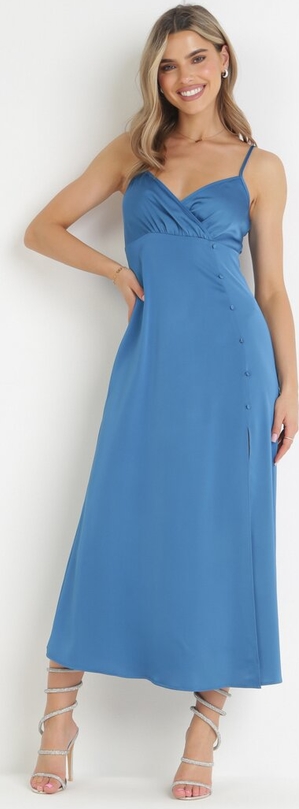 Niebieska sukienka born2be na ramiączkach z dekoltem w kształcie litery v