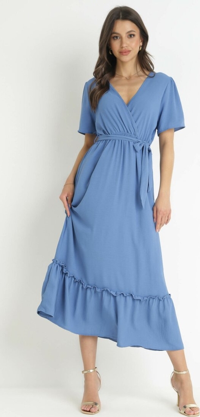 Niebieska sukienka born2be rozkloszowana z krótkim rękawem w stylu casual