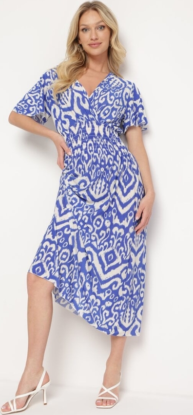 Niebieska sukienka born2be z dekoltem w kształcie litery v kopertowa midi