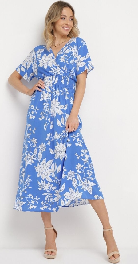 Niebieska sukienka born2be z krótkim rękawem kopertowa w stylu klasycznym