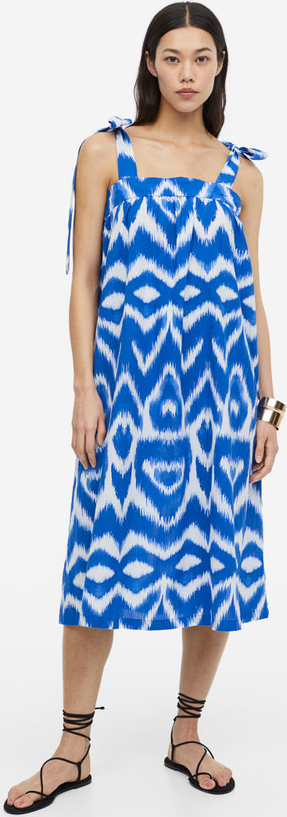 Niebieska sukienka H & M midi prosta z dekoltem w karo