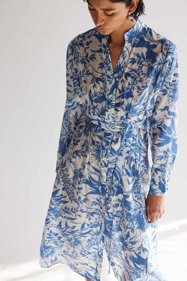 Niebieska sukienka H & M szmizjerka z długim rękawem z tkaniny