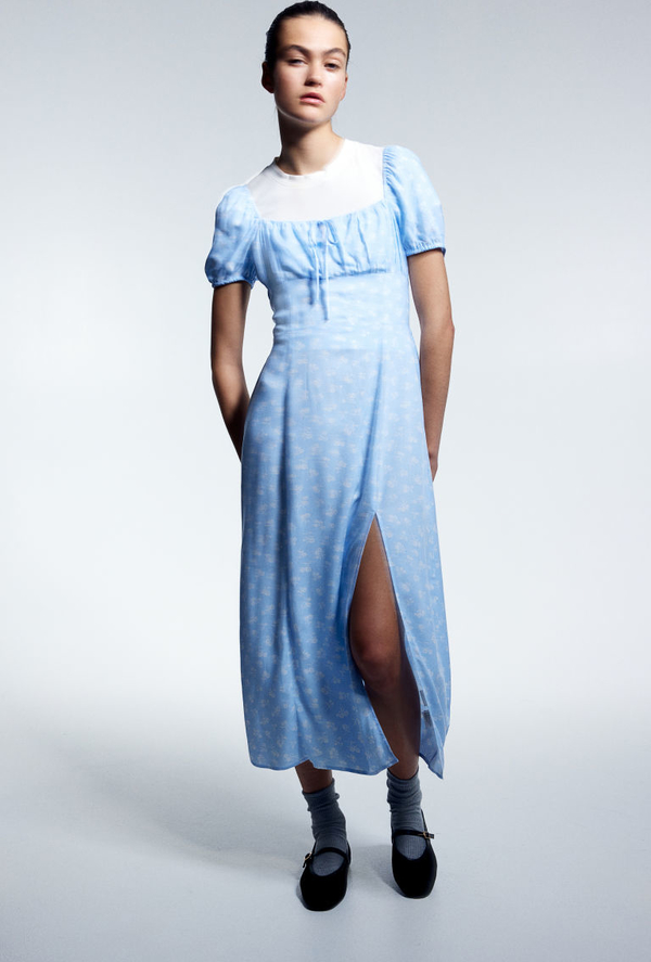 Niebieska sukienka H & M z długim rękawem w stylu casual midi