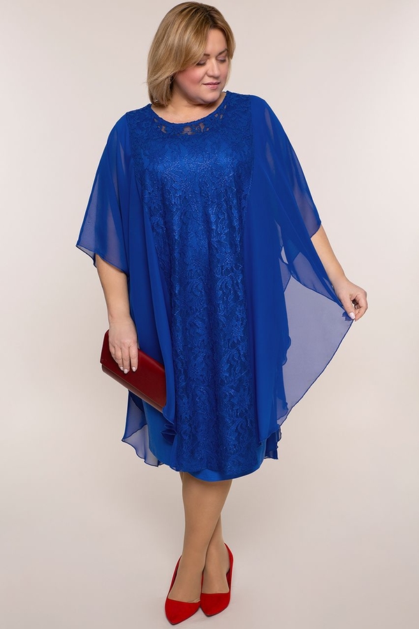 Niebieska sukienka modneduzerozmiary.pl z okrągłym dekoltem