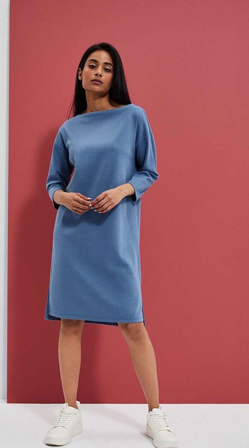 Niebieska sukienka Moodo.pl prosta w stylu casual z długim rękawem
