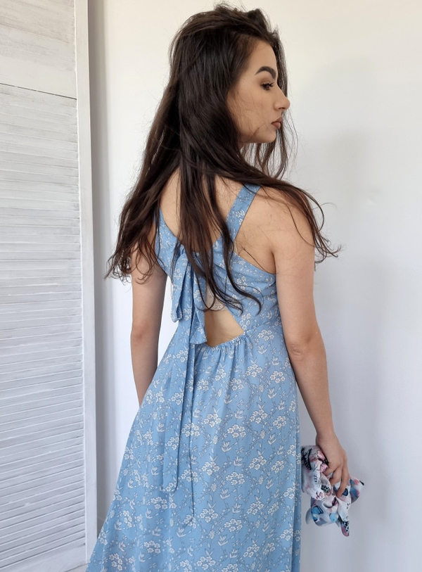 Niebieska sukienka Ottanta mini z krótkim rękawem z dekoltem w kształcie litery v