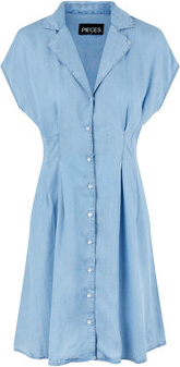Niebieska sukienka Pieces koszulowa mini z krótkim rękawem