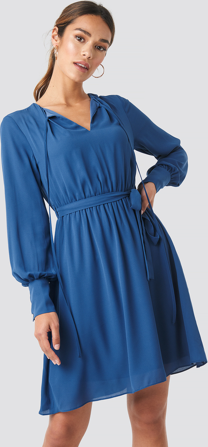 Niebieska sukienka Trendyol w stylu casual z długim rękawem mini