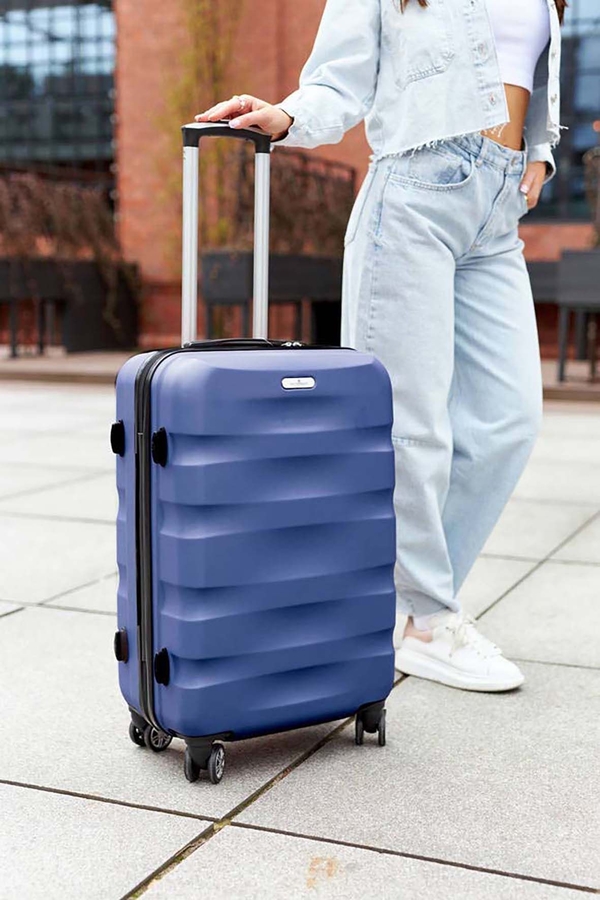 Niebieska walizka Peterson