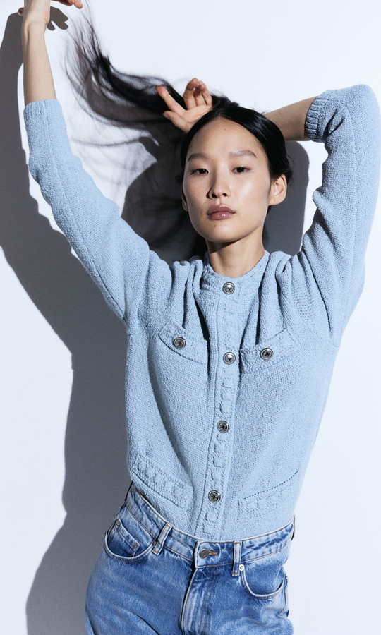 Niebieski sweter H & M w stylu casual
