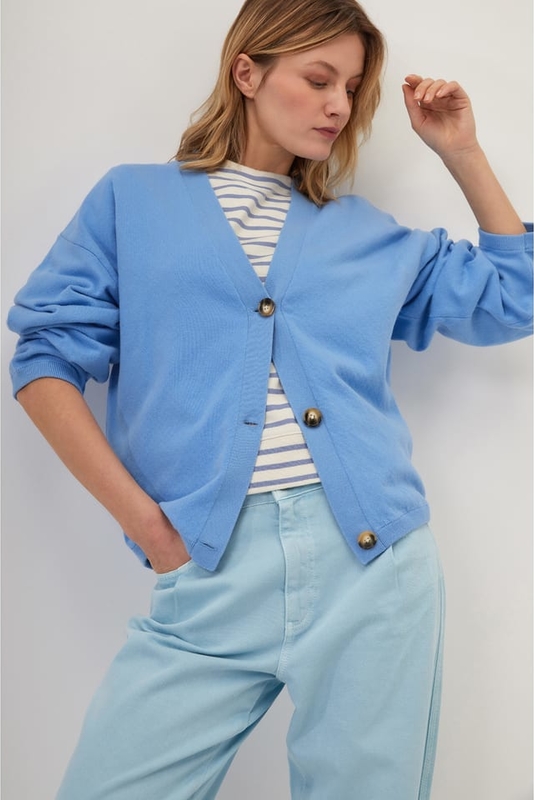 Niebieski sweter Josephine & Co w stylu casual