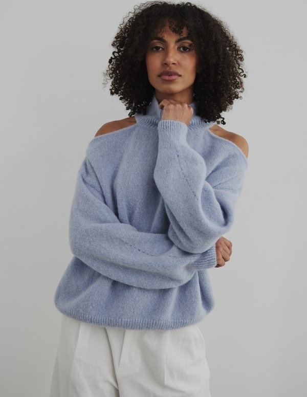 Niebieski sweter Lisa Mayo w stylu casual
