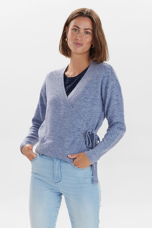 Niebieski sweter Numph w stylu casual z wełny