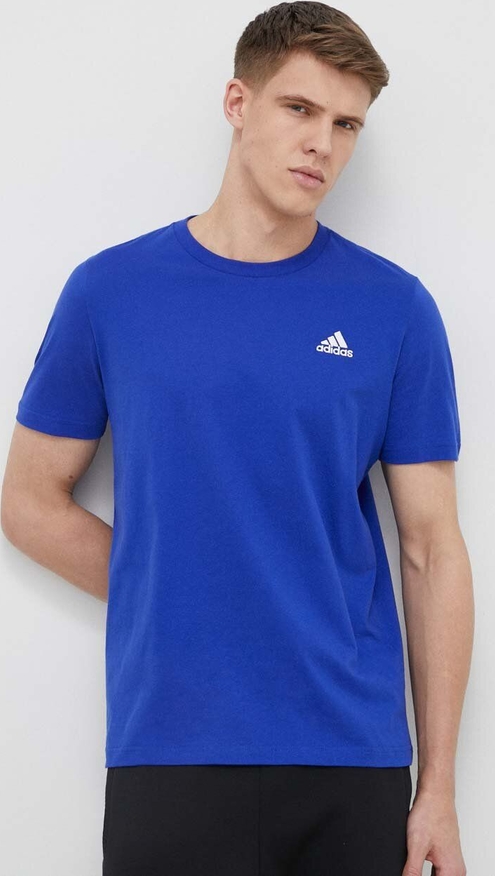 Niebieski t-shirt Adidas z krótkim rękawem w sportowym stylu z bawełny