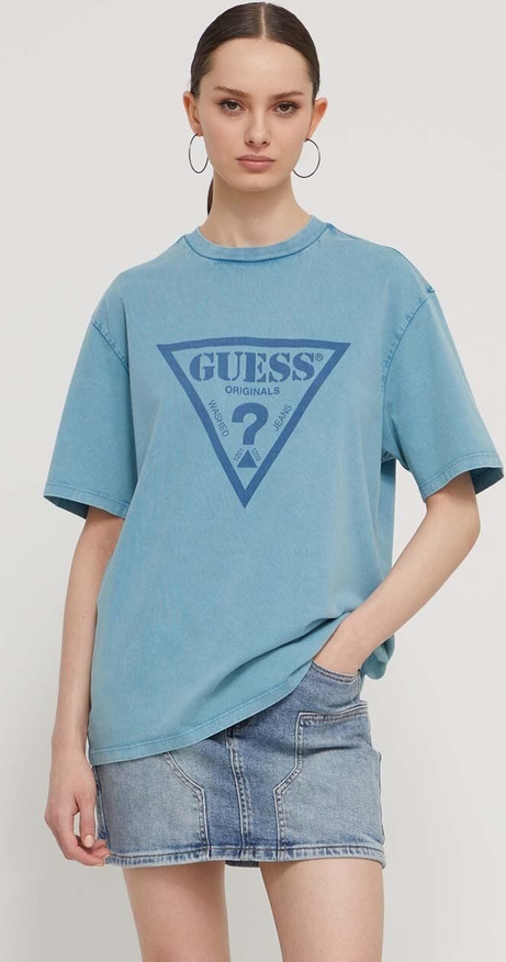 Niebieski t-shirt Guess w młodzieżowym stylu z nadrukiem
