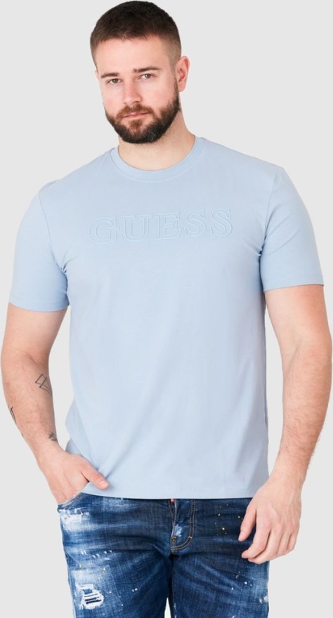 Niebieski t-shirt Guess w stylu casual z krótkim rękawem