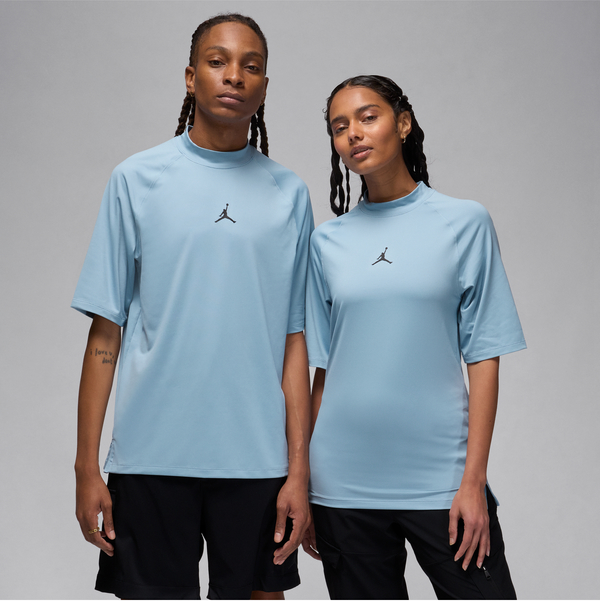 Niebieski t-shirt Jordan w sportowym stylu