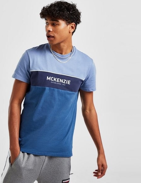 Niebieski t-shirt Mckenzie z krótkim rękawem w młodzieżowym stylu