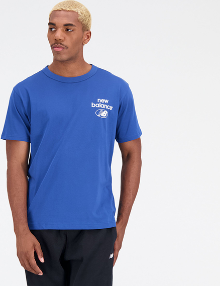 Niebieski t-shirt New Balance w sportowym stylu