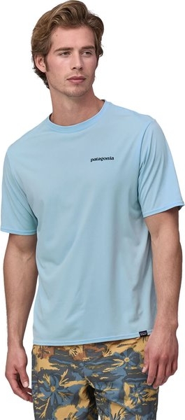 Niebieski t-shirt Patagonia w stylu casual z krótkim rękawem
