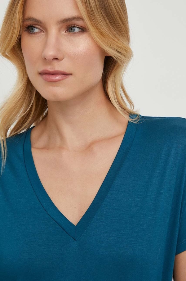 Niebieski t-shirt United Colors Of Benetton z krótkim rękawem z dekoltem w kształcie litery v w stylu casual