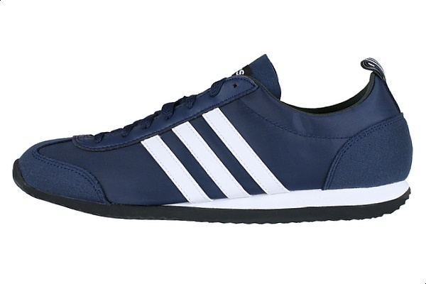 Niebieskie buty sportowe adidas neo sznurowane w sportowym stylu