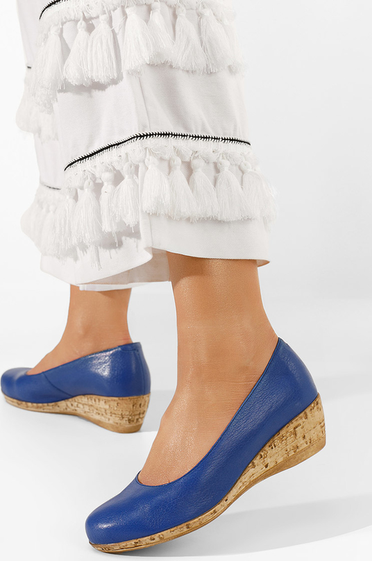 Niebieskie czółenka Zapatos w stylu casual na koturnie