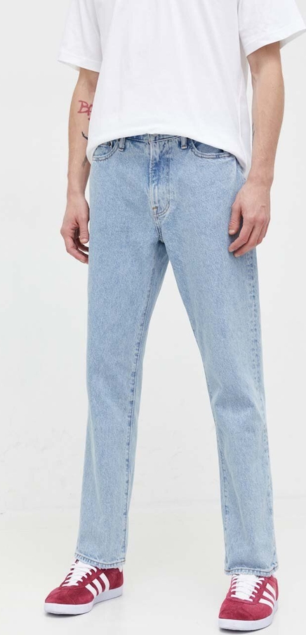 Niebieskie jeansy Abercrombie & Fitch w street stylu