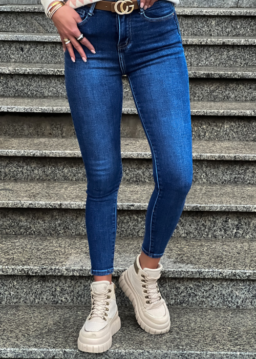 Niebieskie jeansy Fason w street stylu z bawełny