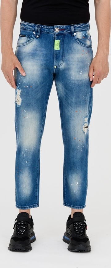 Niebieskie jeansy outfit.pl