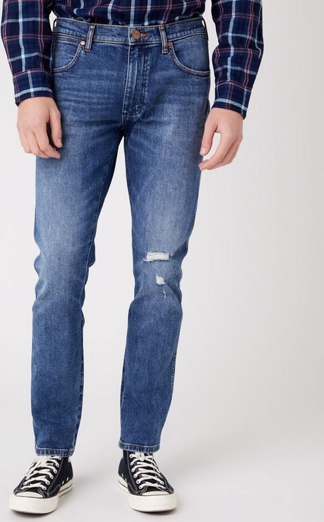 Niebieskie jeansy Wrangler w młodzieżowym stylu z jeansu