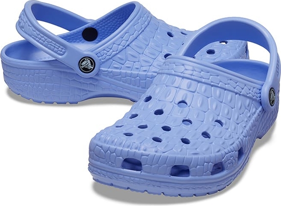 Niebieskie klapki Crocs w stylu casual z płaską podeszwą