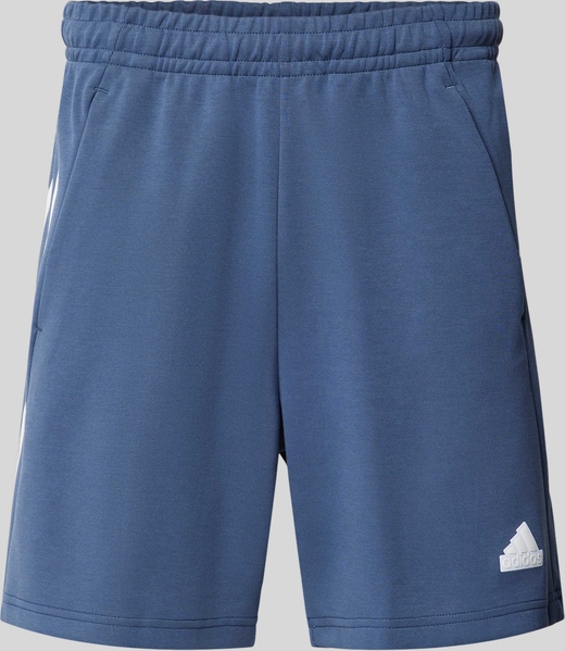 Niebieskie spodenki Adidas Sportswear w sportowym stylu