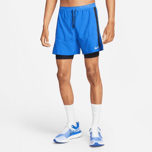 Niebieskie spodenki Nike z tkaniny w sportowym stylu
