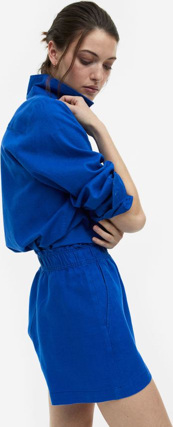 Niebieskie szorty H & M z lnu