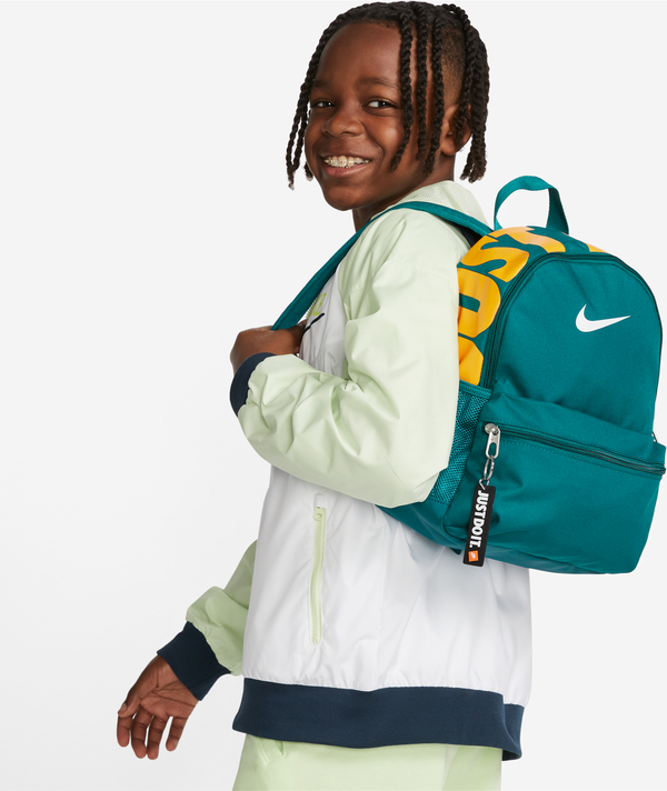 Plecak Nike z nadrukiem w sportowym stylu
