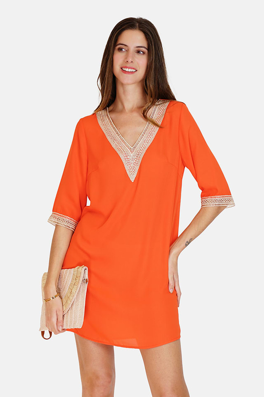 Pomarańczowa sukienka ASSUILI z dekoltem w kształcie litery v