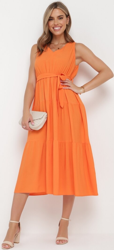 Pomarańczowa sukienka born2be midi z dekoltem w kształcie litery v