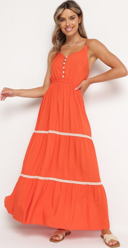 Pomarańczowa sukienka born2be z dekoltem w kształcie litery v na ramiączkach
