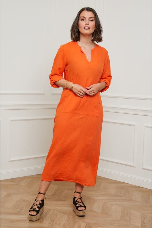 Pomarańczowa sukienka Curvy Lady z długim rękawem z lnu z dekoltem w kształcie litery v