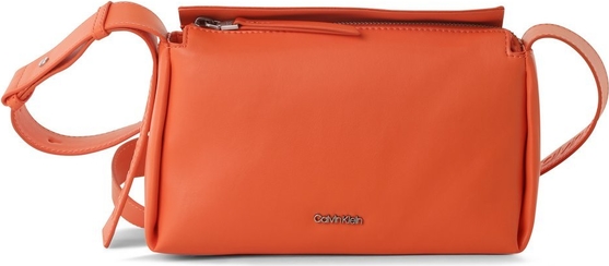 Pomarańczowa torebka Calvin Klein matowa w młodzieżowym stylu