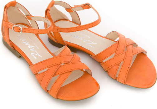Pomarańczowe sandały Zapato z klamrami