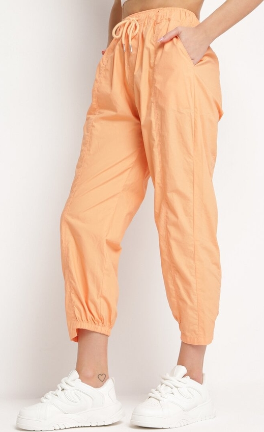 Pomarańczowe spodnie born2be