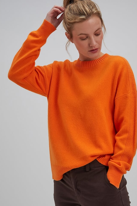 Pomarańczowy sweter Josephine & Co z wełny