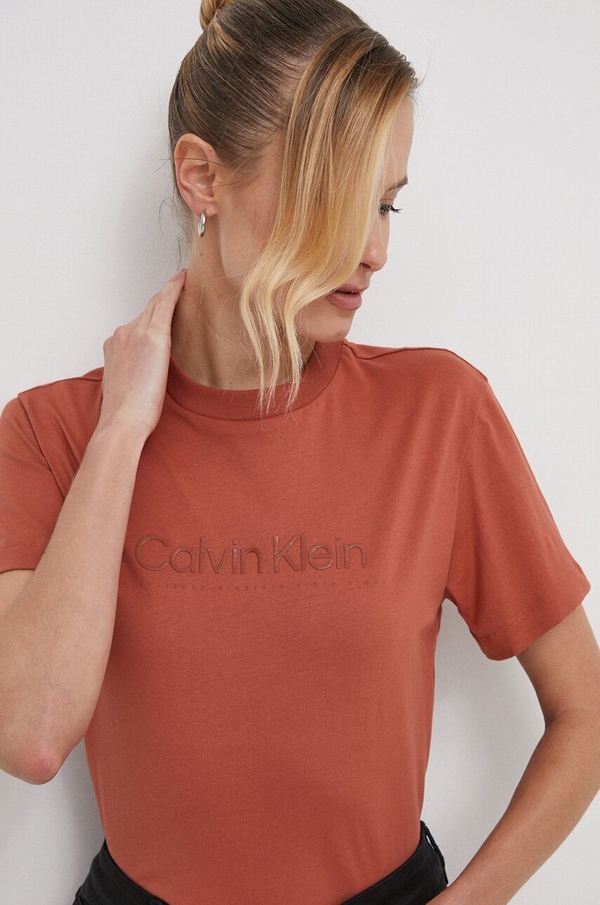 Pomarańczowy t-shirt Calvin Klein z okrągłym dekoltem z krótkim rękawem