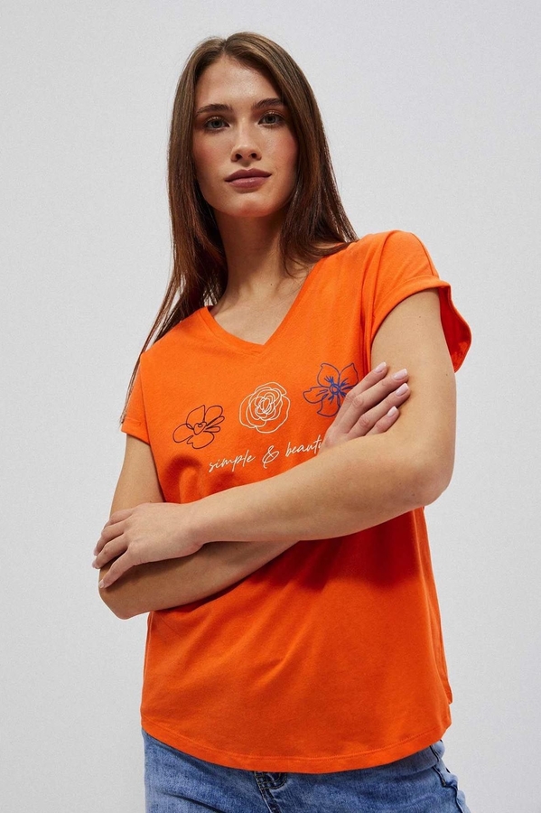 Pomarańczowy t-shirt Moodo.pl w młodzieżowym stylu